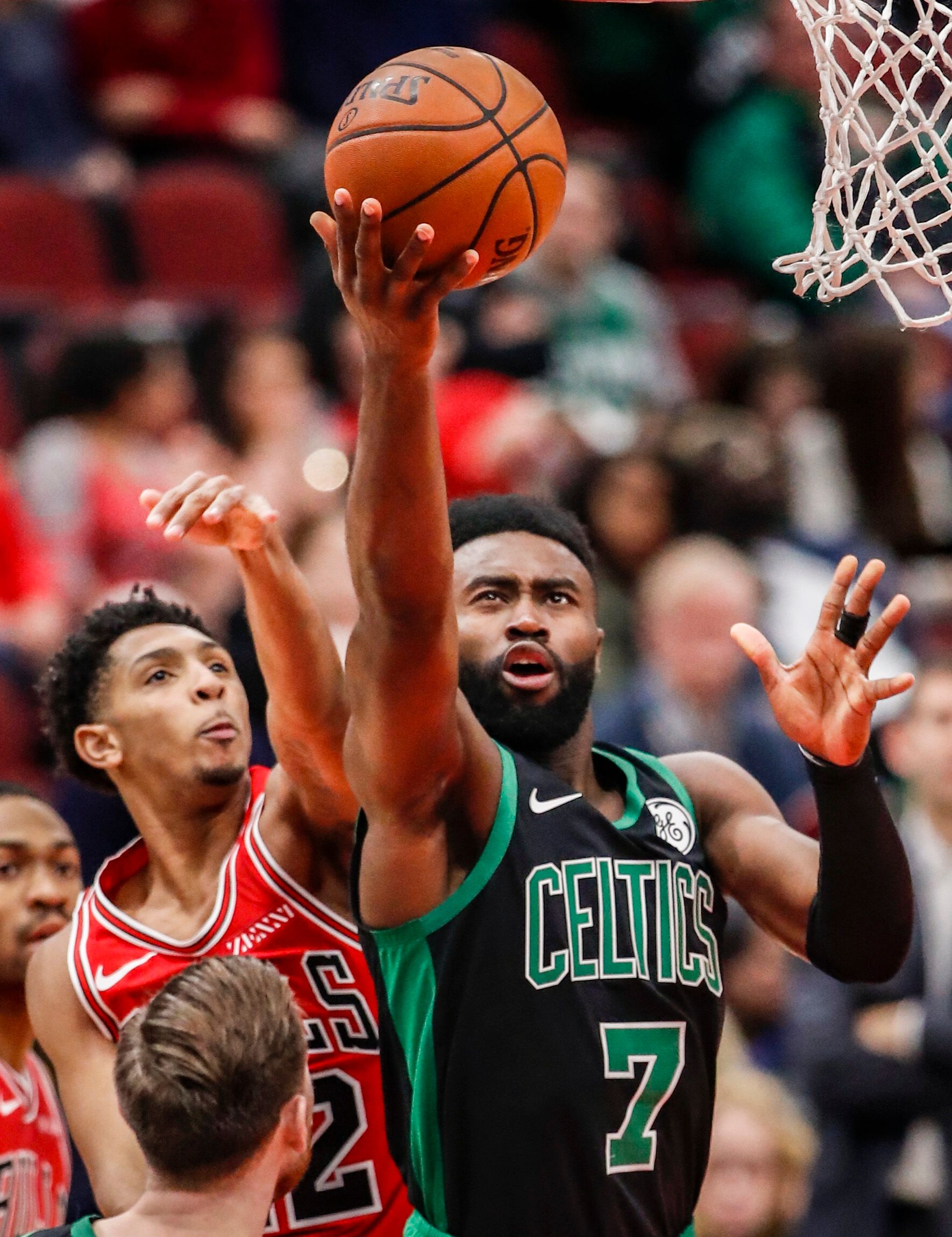 两人也有着 两人也有着