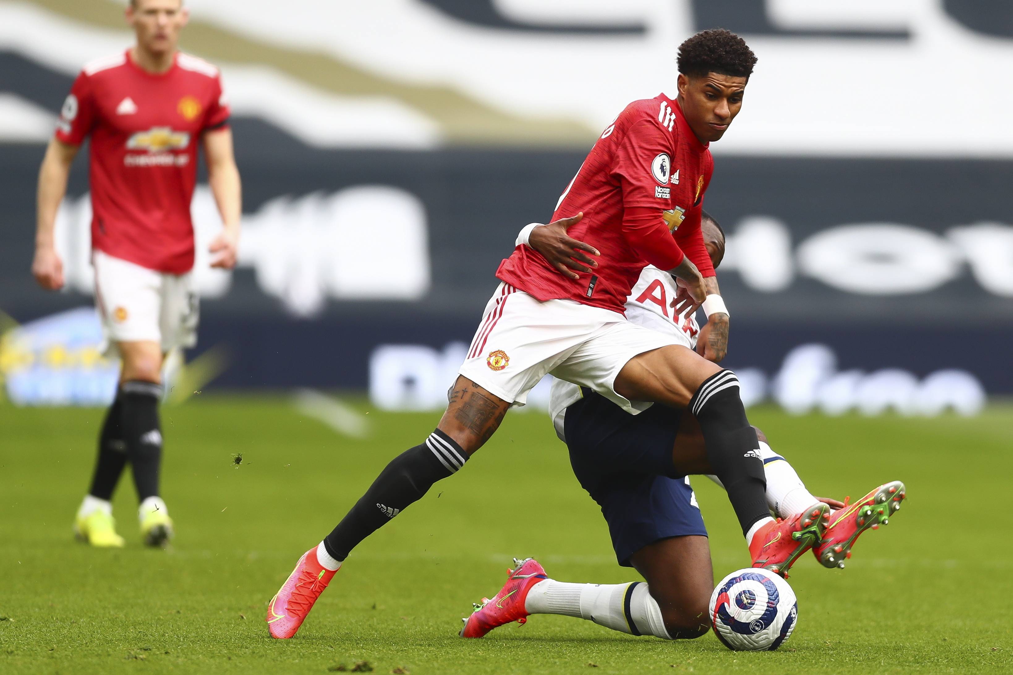 两人似乎已 两人似乎已