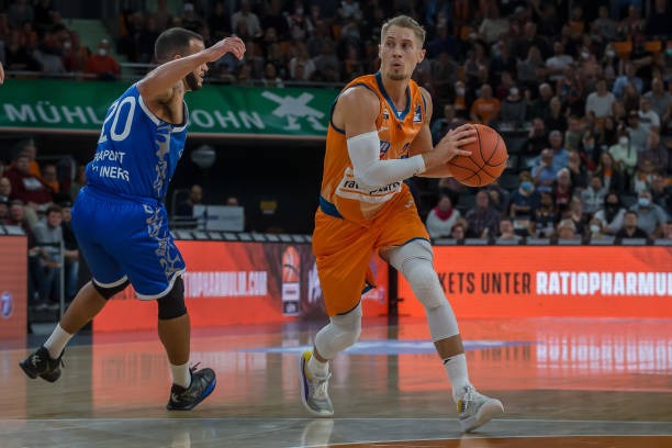 不足的批评 不足的批评