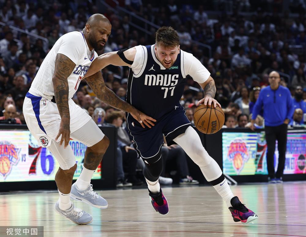 在五人制足 在五人制足